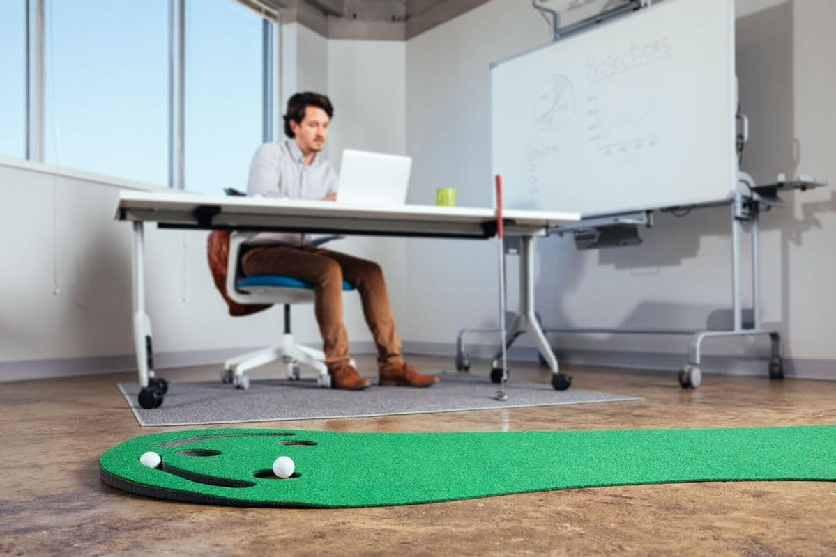 Par Three Golf Putting Green